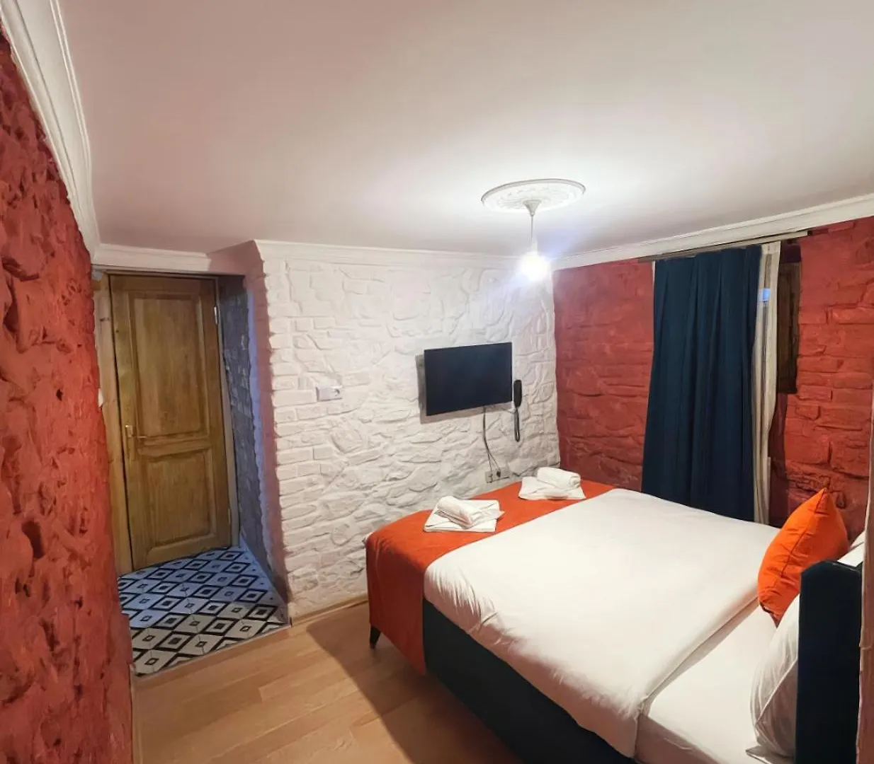 White Bolshoi Rooms Istanbul