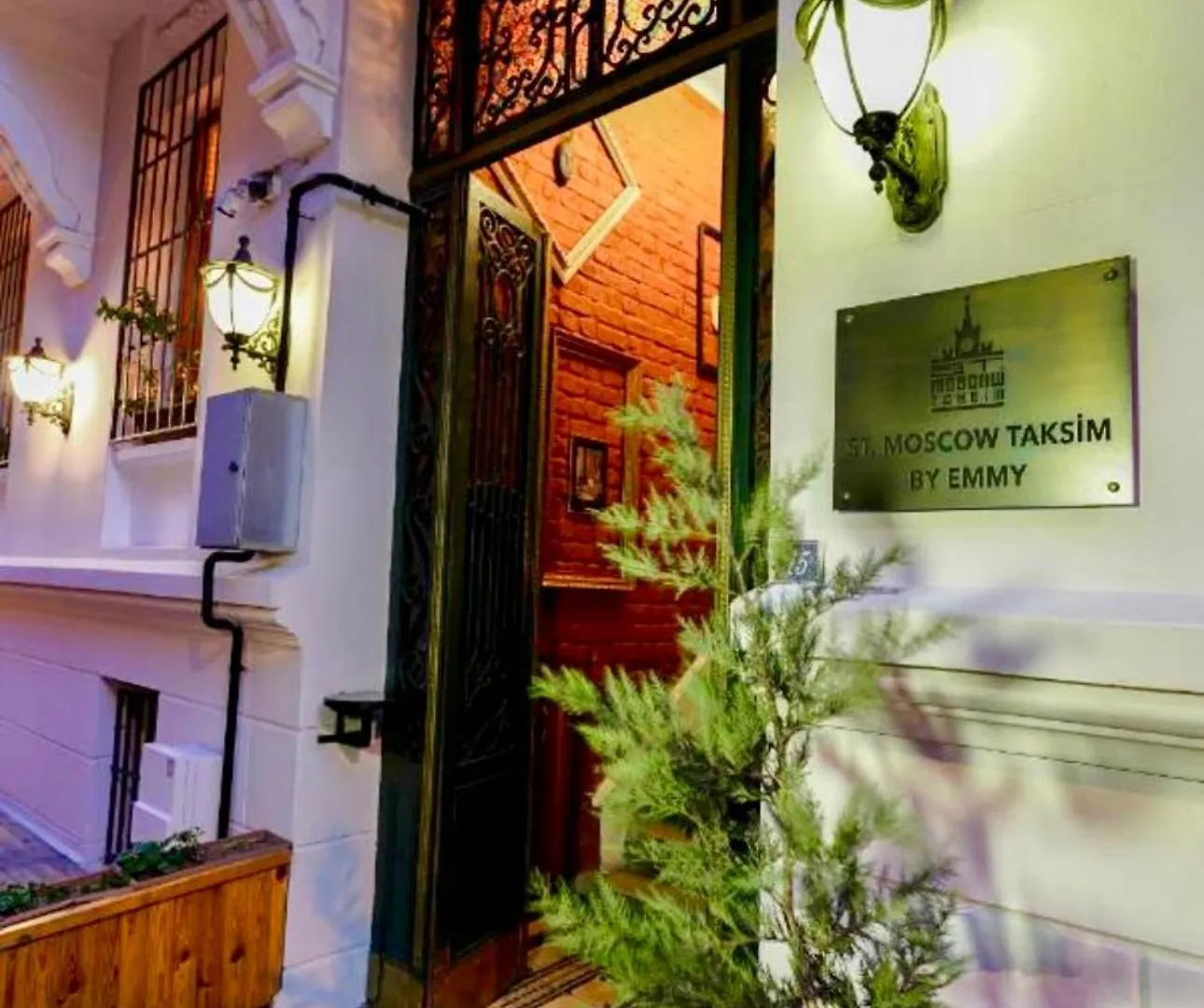 White Bolshoi Rooms Istanbul