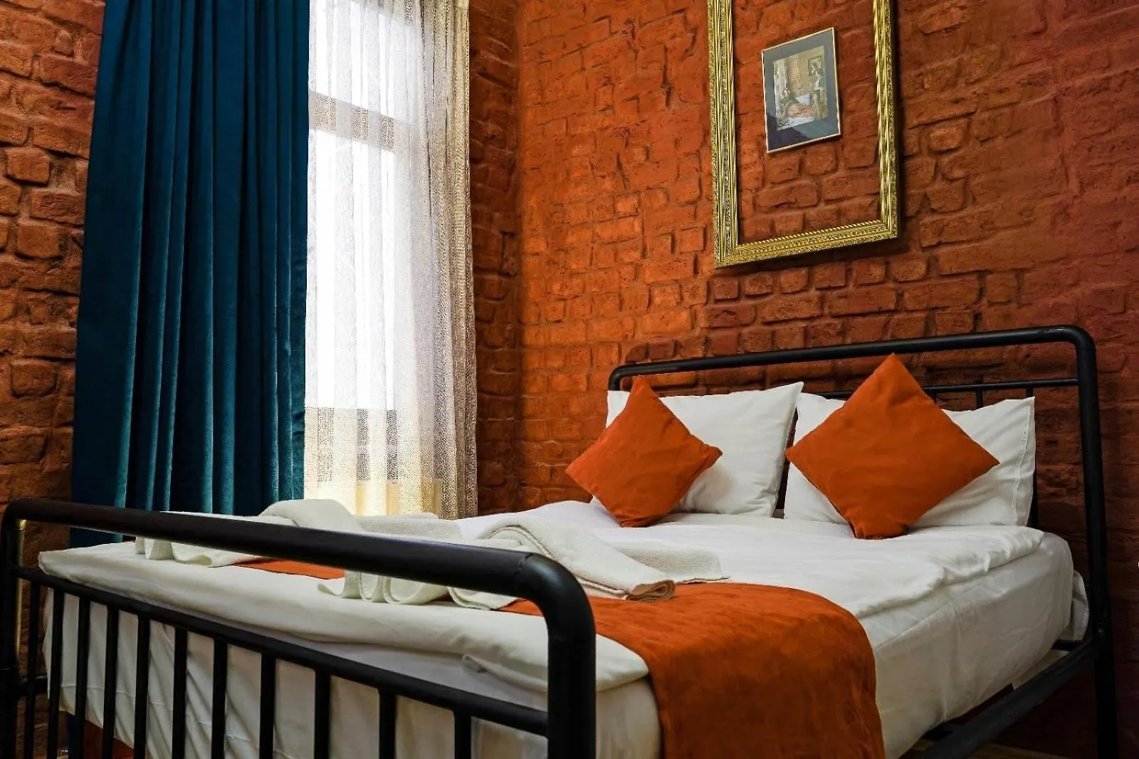 White Bolshoi Rooms Istanbul Hotel
